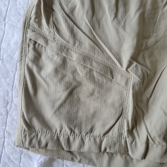 Gander Mountain Guide Series Hiking Outdoor Shorts Lightweight 32 NWOT - Picture 2 of 9